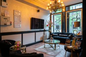 Hotel 83 - Worth The Stay