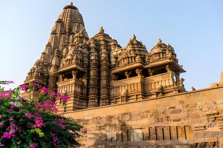 From Delhi: 2 Days Orchha and Khajuraho Tour