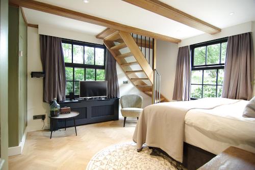 Authentic Farmhouse - The Gilded Unicorn - About Your Stay