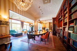 Bastion Hotel Apeldoorn Het Loo - About Your Stay