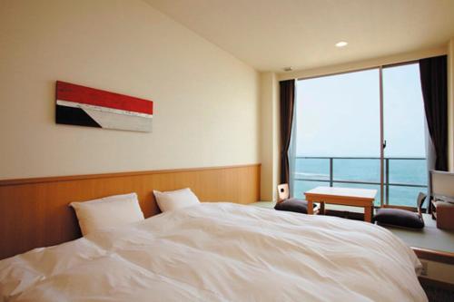 Bayside Square Kaike Hotel - Key Points