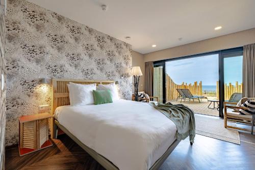 Beachhouse Hotel - About Your Stay