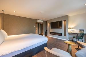 Boutique Hotel Corona - About Your Stay