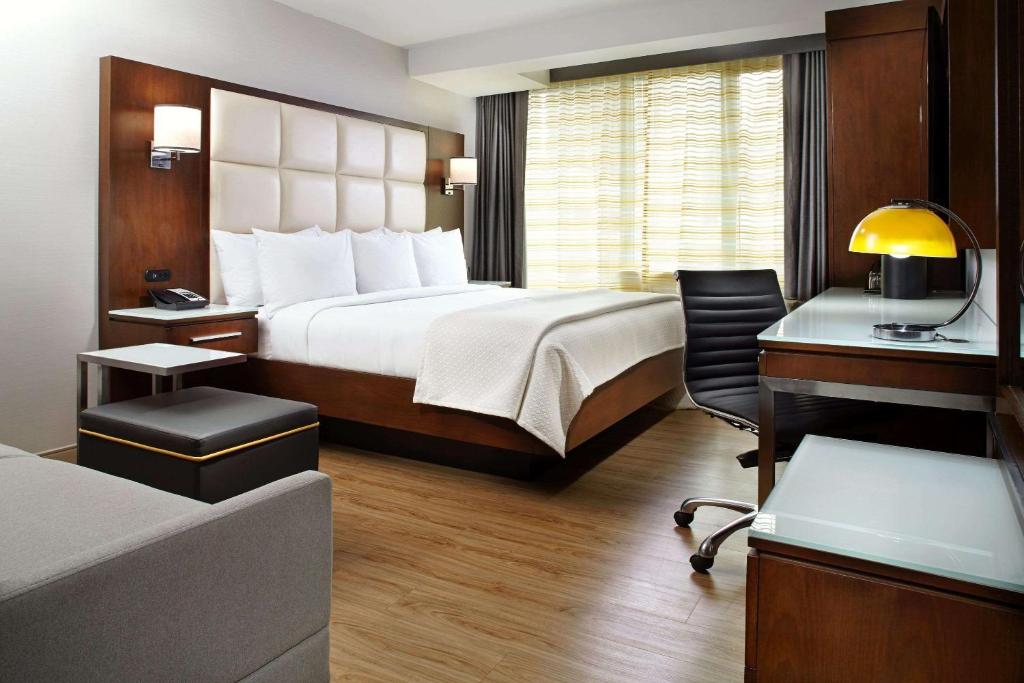 Cambria Hotel New York – Chelsea Review