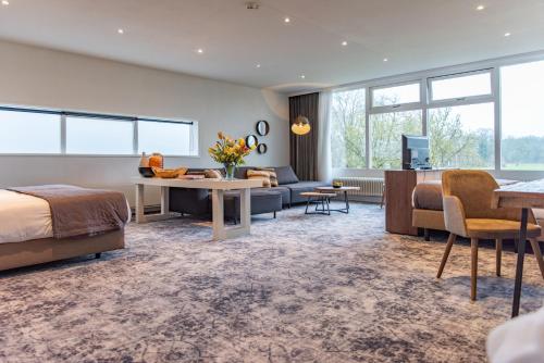 Carelshaven Estate Hotel & Restaurant - About Your Stay