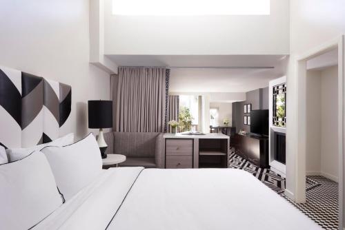 Chamberlain West Hollywood - About Your Stay