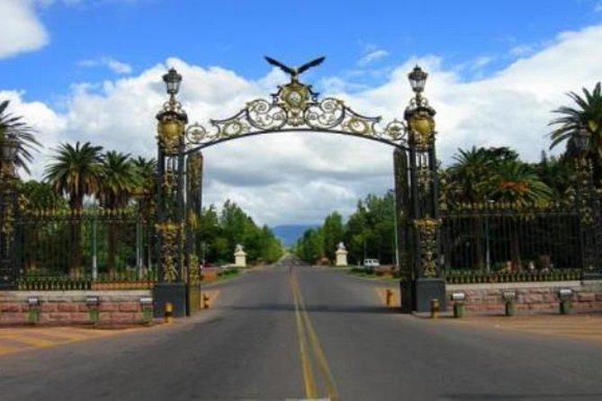 City Tour of Mendoza With Cerro De La Gloria