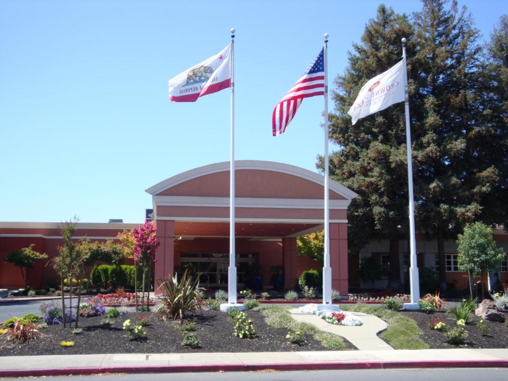 Concord Plaza Hotel - About Your Stay