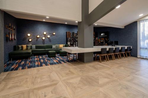 DoubleTree by Hilton Bakersfield - About Your Stay