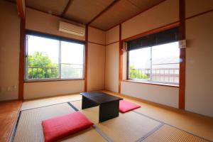 Family Ryokan Kawakyu With Showa Retro, Private Hot Spring - Key Points