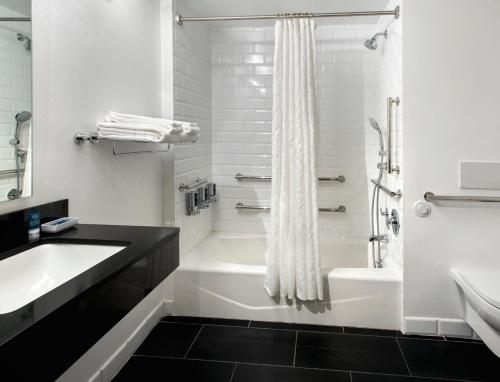 Four Points by Sheraton Manhattan SoHo Village Review