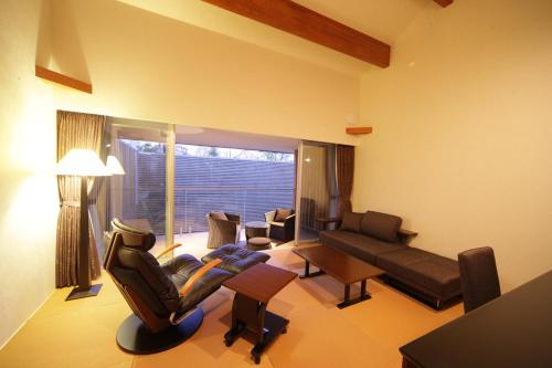 Four Seasons Yuzawa Quattro - Key Points