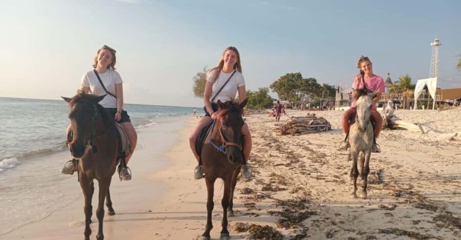 Gili Trawangan: Horse Riding on the Beach