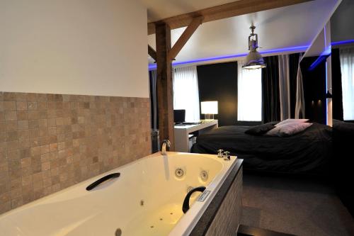Golden Tulip West Ende - About Your Stay