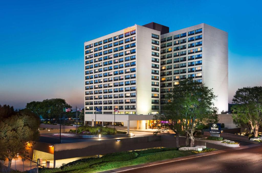 Hilton San Francisco Airport Bayfront – No Resort Fee Review