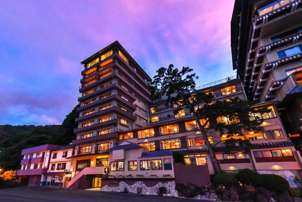Hokkawa Onsen Hotel - Key Points