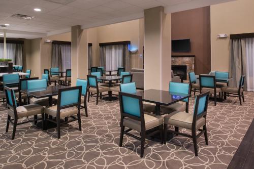 Holiday Inn Express & Suites Bakersfield Airport, an IHG Hotel - About Your Stay