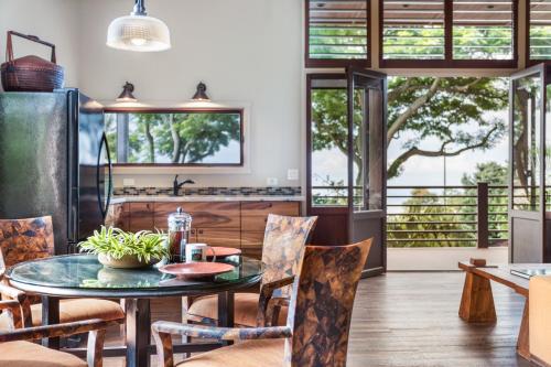 Holualoa Inn - About Your Stay