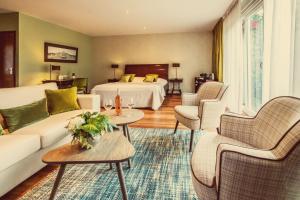 Hostellerie Schuddebeurs - About Your Stay