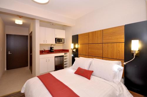 Hotel Five44 - About Your Stay