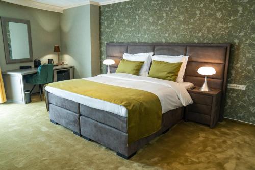 Hotel & Restaurant Infinity - About Your Stay