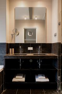 Hotel Roemer Amsterdam - About Your Stay