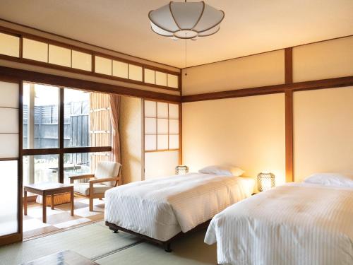 HOTEL SHIRAHAMAKAN - Key Points