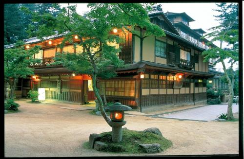 Iwaso Ryokan Review: A Tranquil Getaway - Key Points