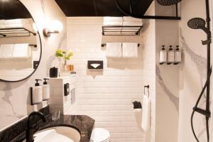 Jan Luyken Amsterdam - About Your Stay