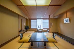 Kaike Tsuruya - Key Points