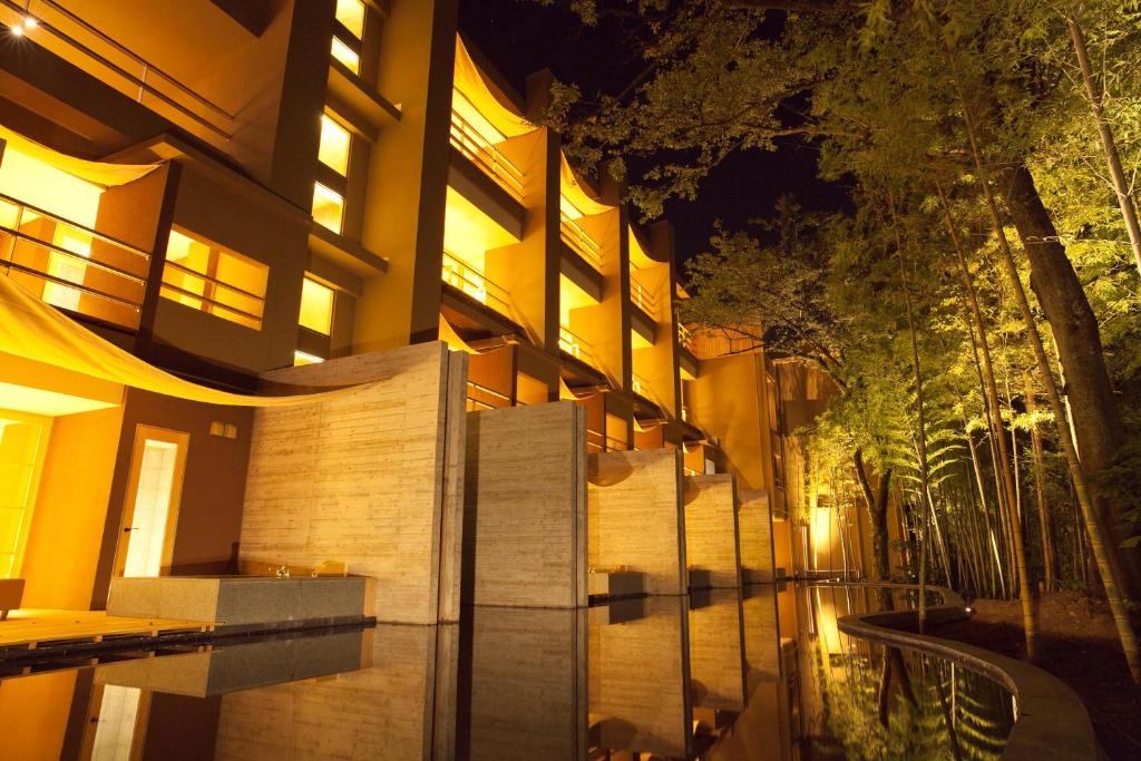 Kinnotake Tonosawa (Adult Only) - Key Points