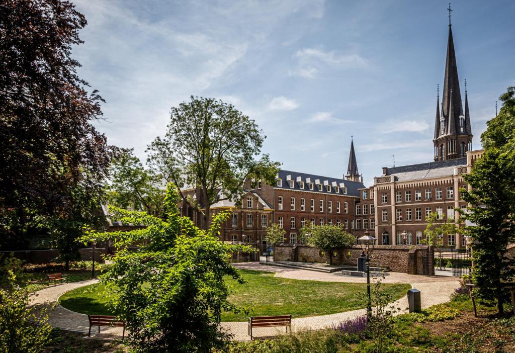 MERICI Hotel Sittard Review