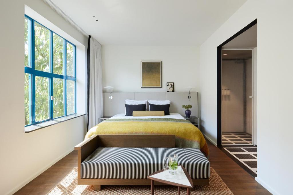 Morgan & Mees Rotterdam Review