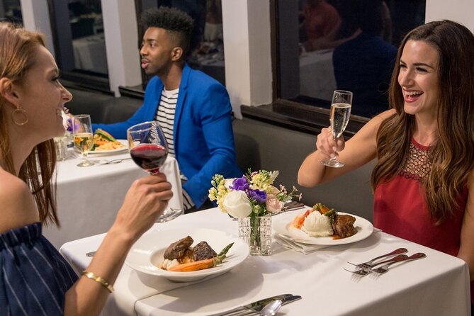 New York Christmas Day Buffet Dinner Cruise - Key Points
