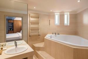 NH Amsterdam Leidseplein - About Your Stay