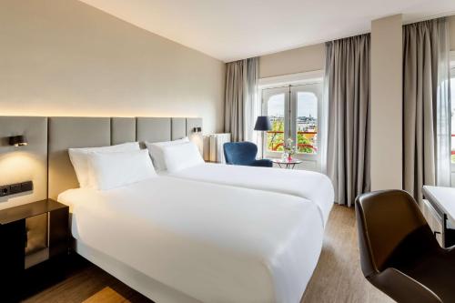 NH Amsterdam Schiller - About Your Stay