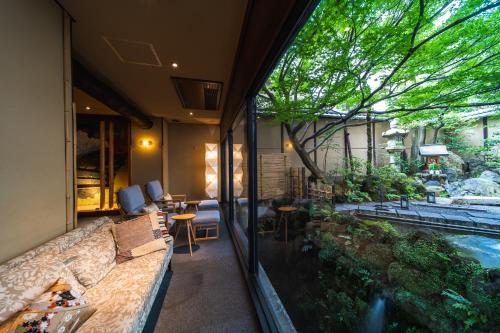 Nishiyama Ryokan - Established in 1953 - Key Points