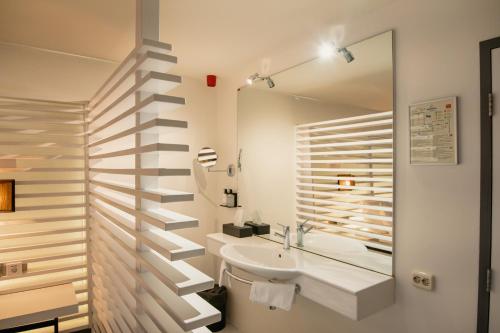 Nobel Hotel Ameland - About Your Stay