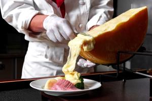 Noboribetsu Grand Hotel - Key Points