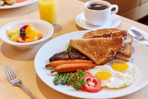 Orchard Hotel - About Your Stay