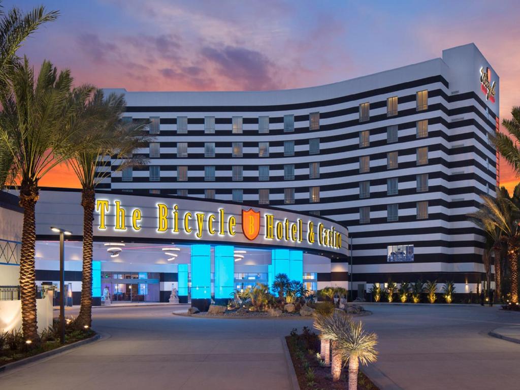 Parkwest Bicycle Casino Review