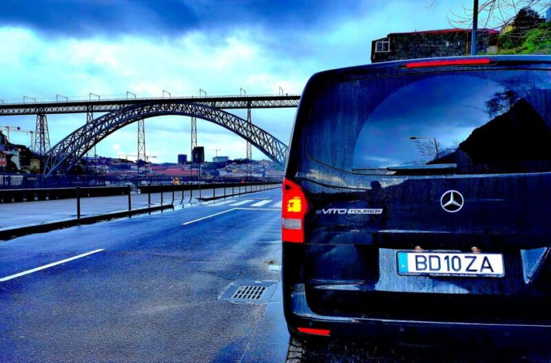 Porto: Top-Rated Airport Transfer! 🌟 - Key Points