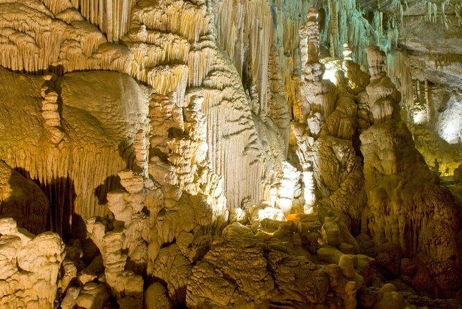 Private Guided Tour of Jeita Grotto, Harissa and Byblos