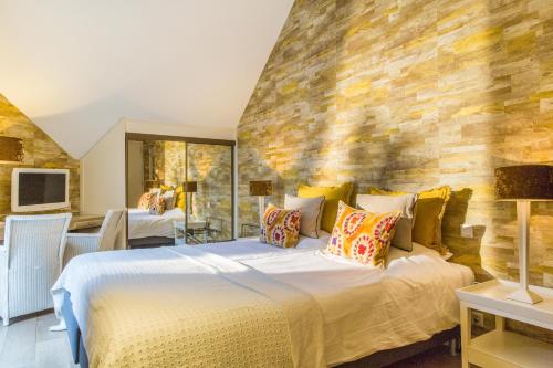 Restaurant Hotel Merlet - About Your Stay