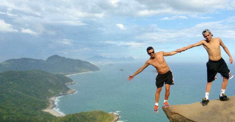 Rio: Pedra Do Telégrafo Hiking & Relax in a Wild Beach