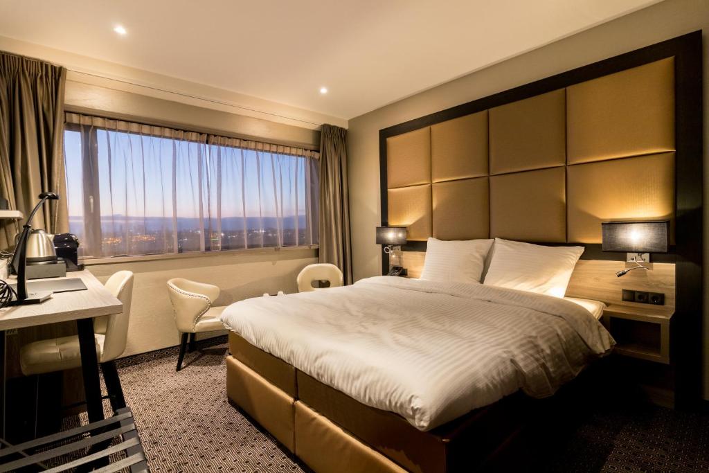 Riva Hotel the Hague – Delft Review