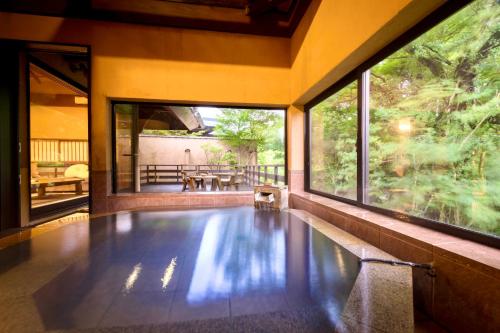 Satonoyu Waraku 13 Years or Older - Key Points