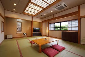 Senri No Kaze - Key Points