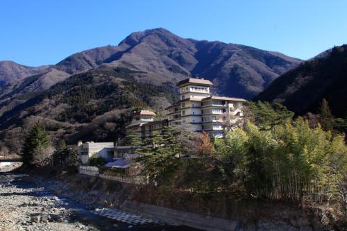 Shimobe Hotel - Key Points