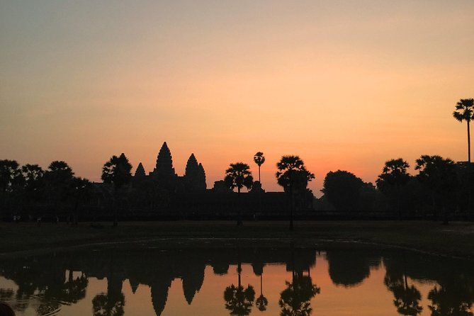 Siem Reap Angkor Sunrise Private Tour by Bike